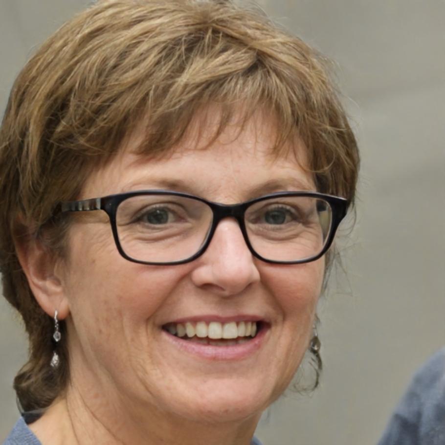 Siobhan O'Malley guiding students through local SEO strategies